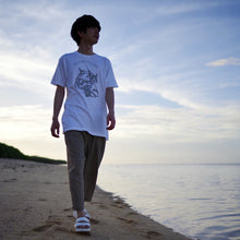 画像をギャラリービューアに読み込む, 図鑑Tシャツ<BR>WHITE<BR>IRIOMOTE CAT